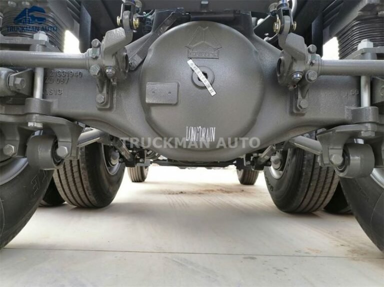 Détail de l'essieu arrière de la tête du tracteur HOWO N7
