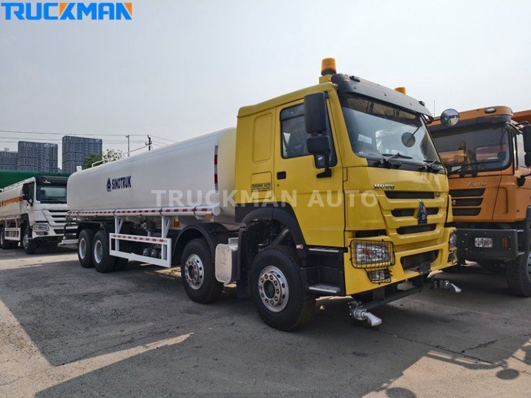 HOWO 8x4 30000 litres camion-citerne d’eau