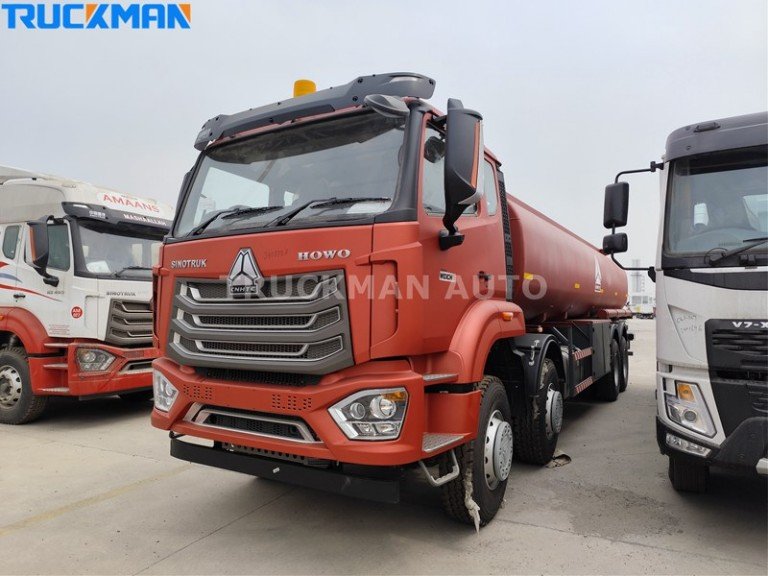 Camion-citerne HOWO NX 8x4